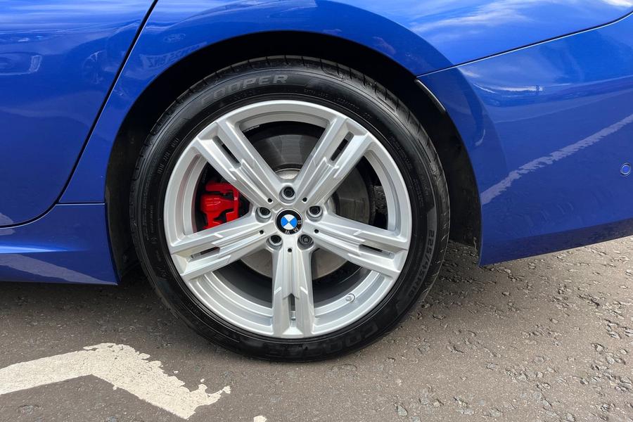 BMW 3 Series Photo autoimg-0f5dfb27001ab47cb3a3fe3d88fd86964d70f470.jpg