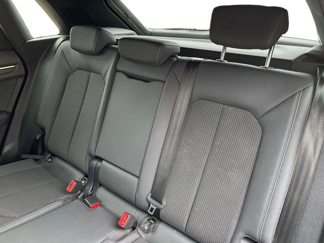 AUDI Q3 Photo 9