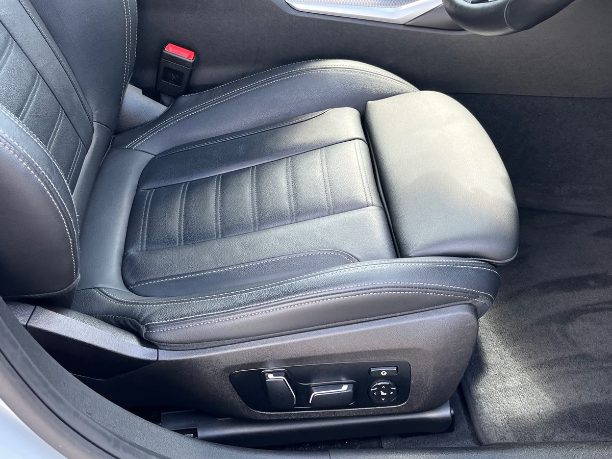 BMW 3 Series Photo 32