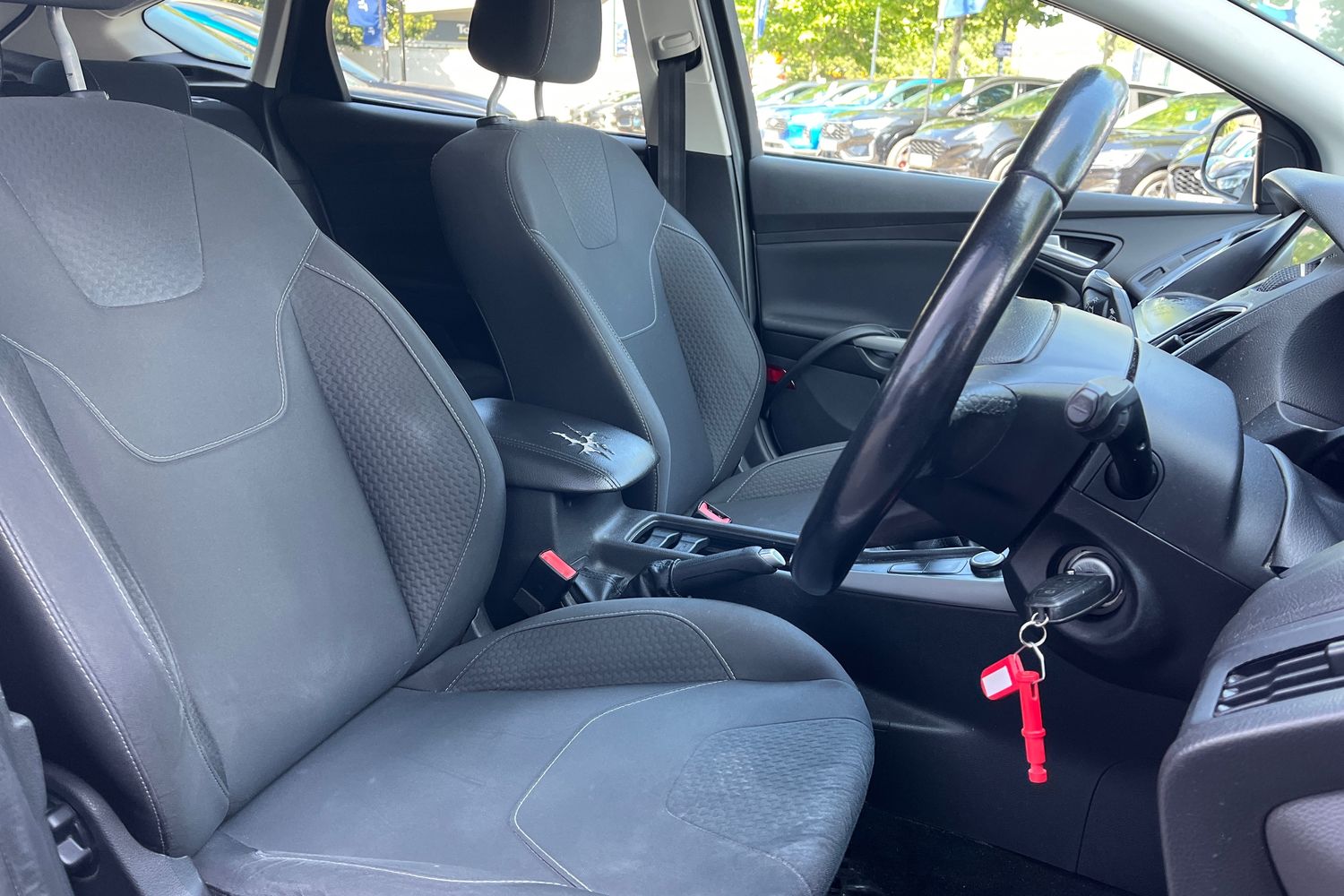 Ford FOCUS Photo 16