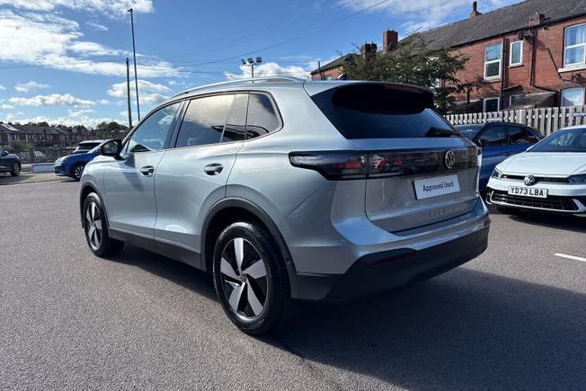 VOLKSWAGEN Tiguan Photo 23