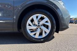 VOLKSWAGEN Tiguan Photo 5