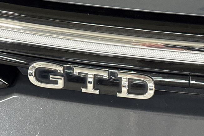 VOLKSWAGEN Golf Photo 31