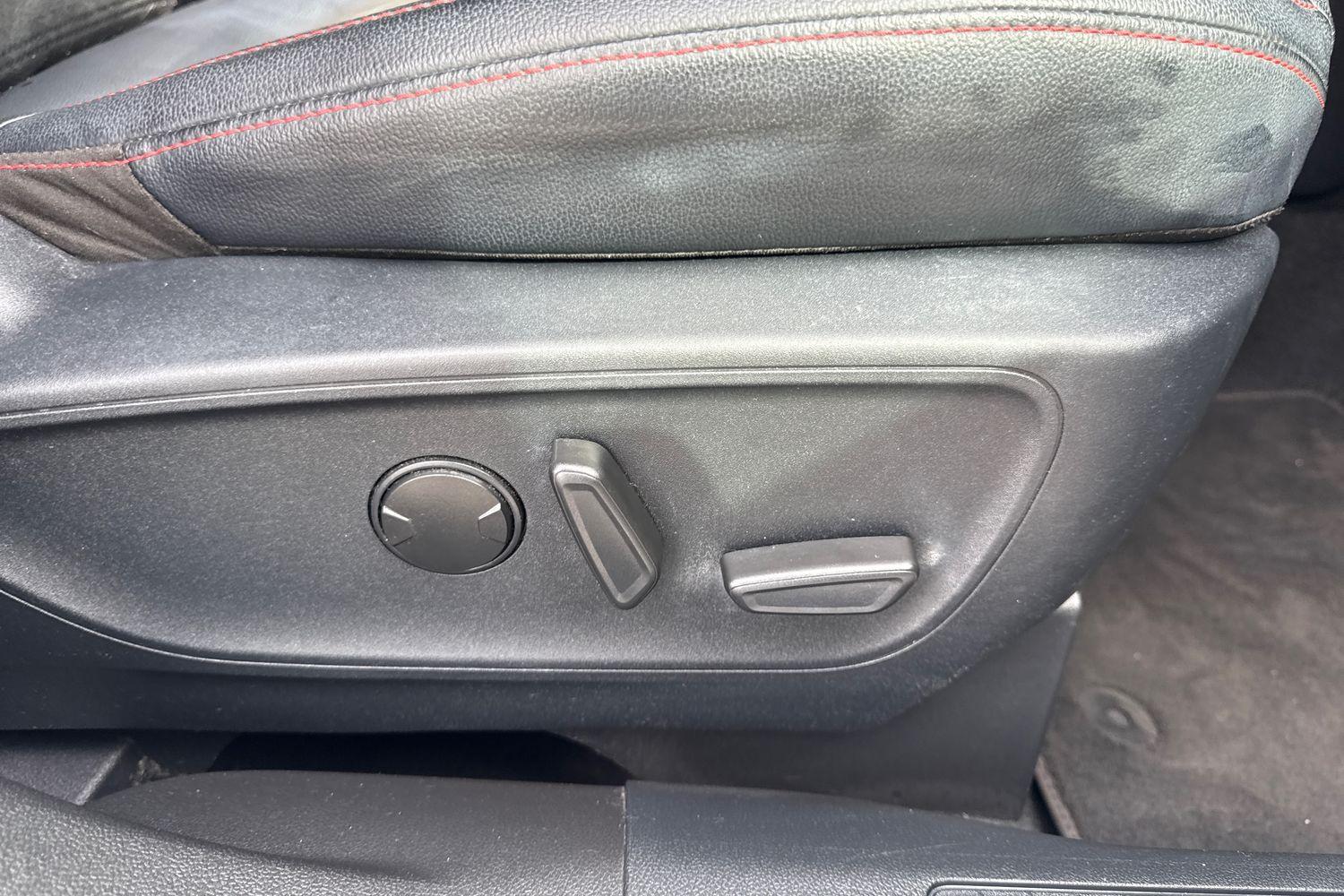 Ford KUGA Photo 36
