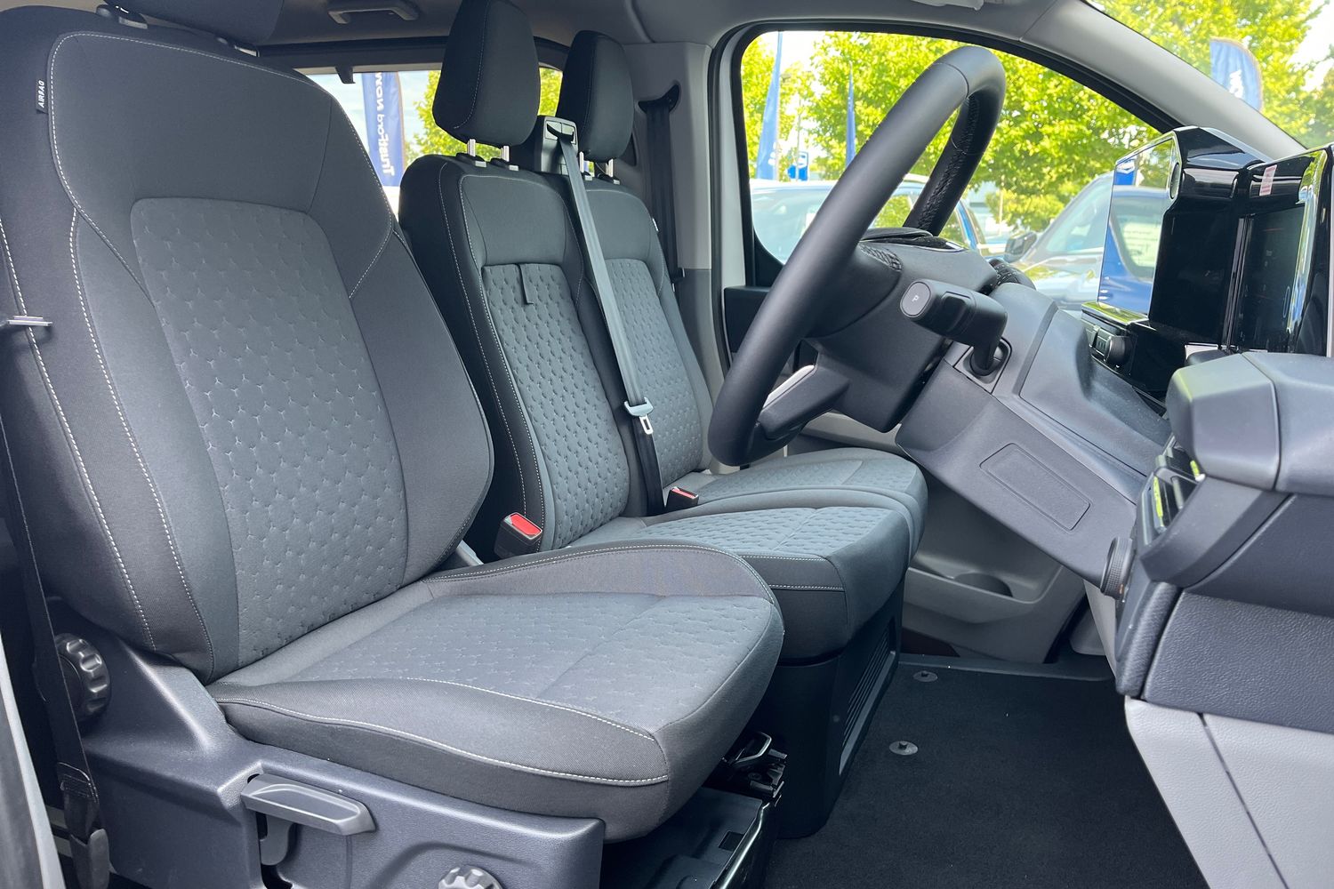 Ford TOURNEO CUSTOM Photo 14