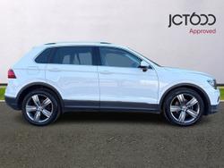 VOLKSWAGEN Tiguan Photo 4