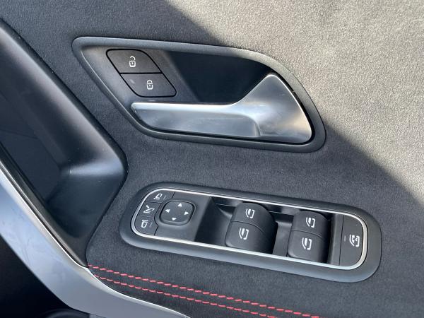 Mercedes-Benz A Class Photo autoimg-0f9b93cd820255601f71d796137666c74f1499cc.jpg