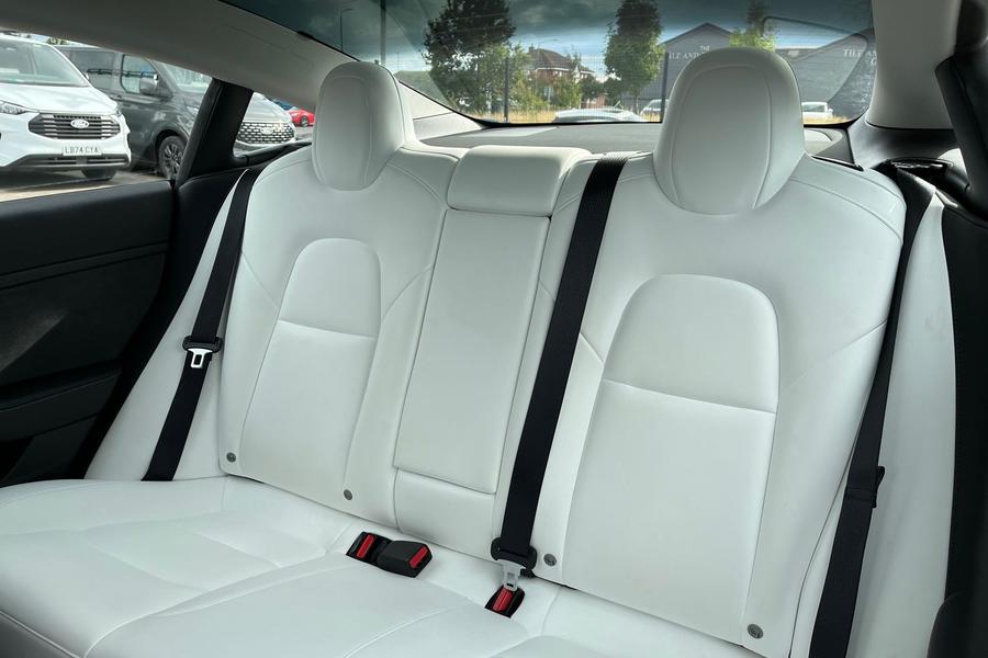 TESLA Model 3 Photo autoimg-0f9bc4965e0fbb0ef249b2c433b111aea831e5c6.jpg