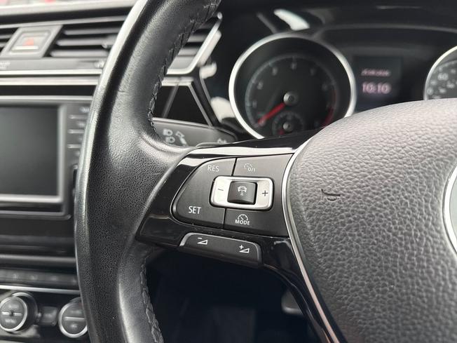 VOLKSWAGEN Touran Photo 16