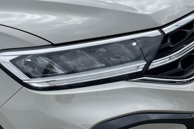 VOLKSWAGEN T-Roc Photo 19