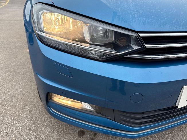 VOLKSWAGEN Touran Photo 31