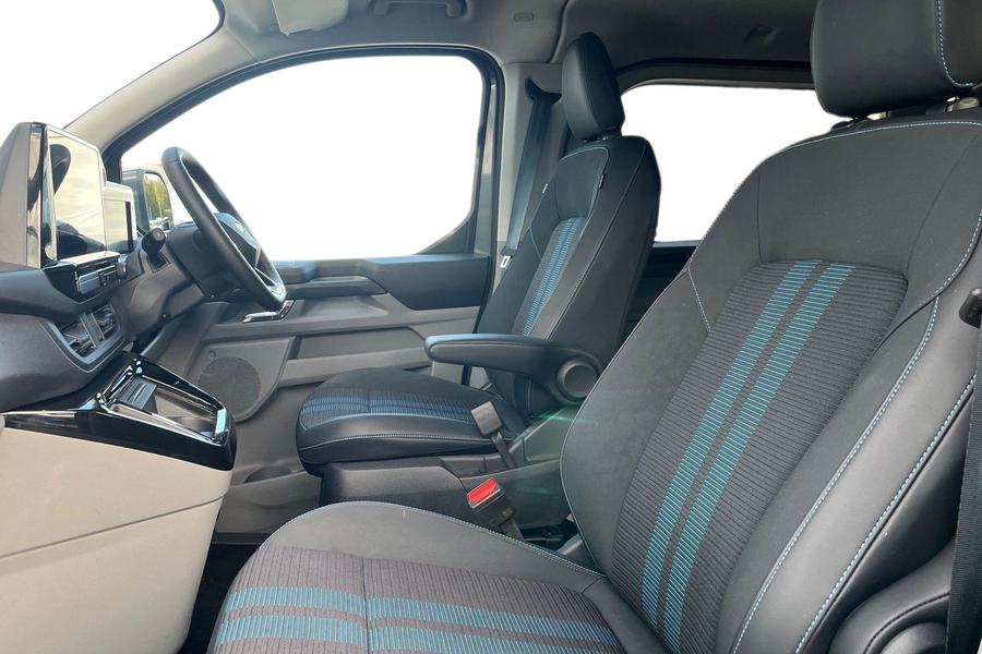 Ford TRANSIT CUSTOM Photo autoimg-0fa49c74c3a4d44faa9a43525af1177cc991019f.jpg