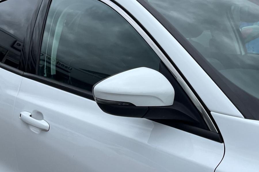 Ford FOCUS Photo autoimg-0fa5832f19f6d85e553c035a37e8b7f88bb27c13.jpg