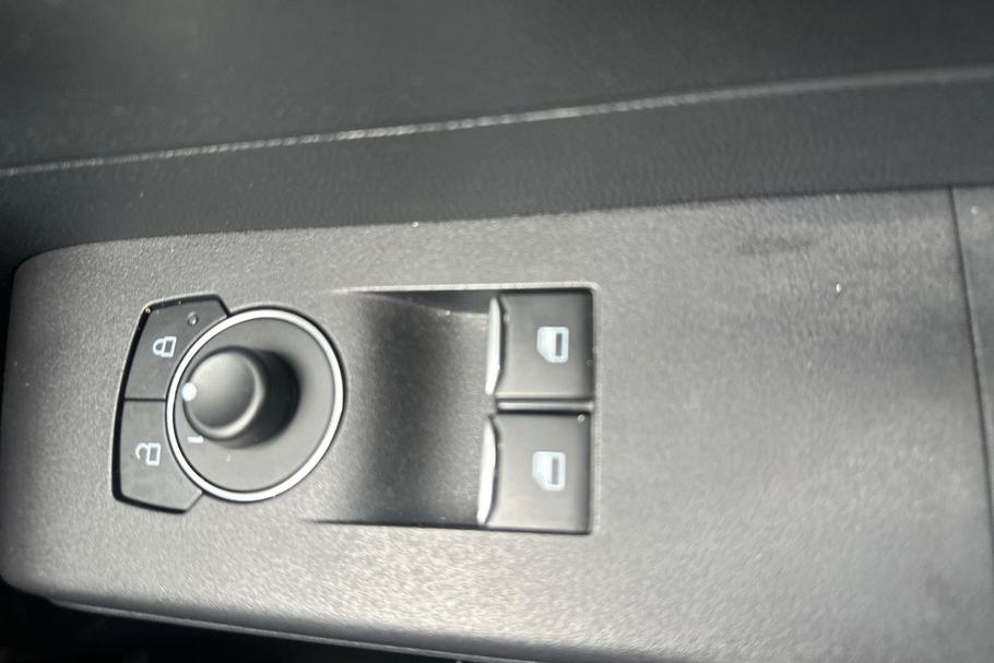 Used FORD TRANSIT COURIER HS24XGT 38