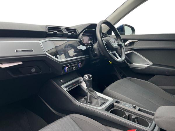 Audi Q3 Photo autoimg-0fa862579d2827edb1ece337c952c1ca29909e51.jpg