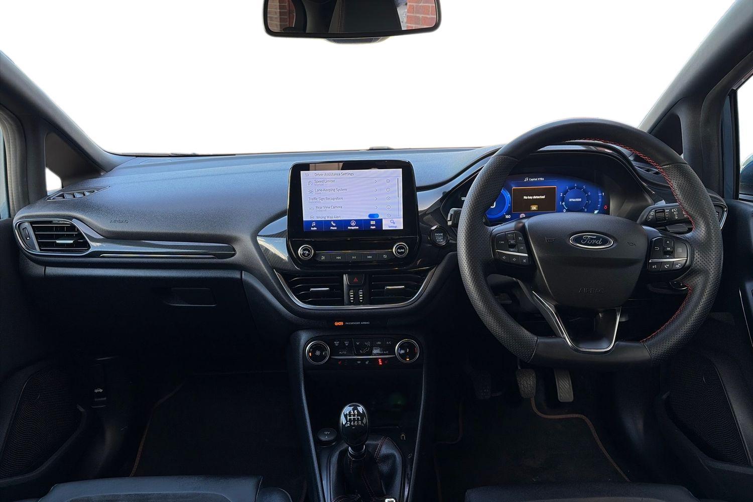 Ford Fiesta Photo 9