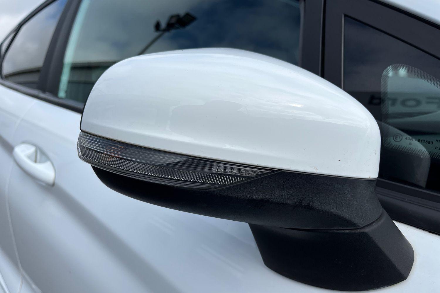 Ford FIESTA Photo 37