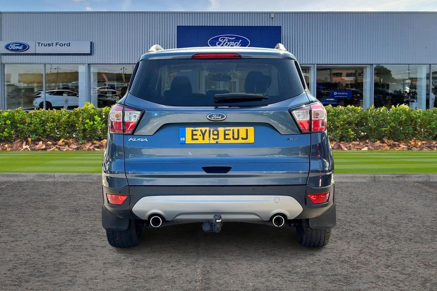 Ford Kuga Photo autoimg-0fb0691ed0cb928159cbda3cea72942ed2e73749.jpg