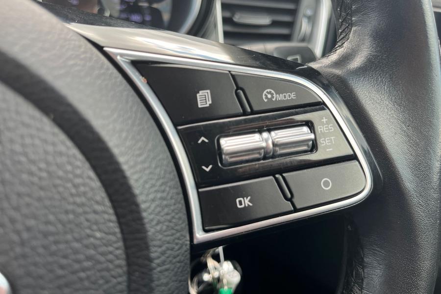 Kia CEED Photo autoimg-0fb68d57a1233a6bb45b38530b8a8394b8753dbd.jpg