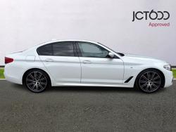 BMW 5 Series Photo 4