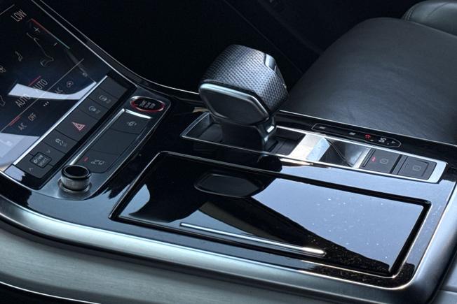 AUDI Sq7 Photo 43