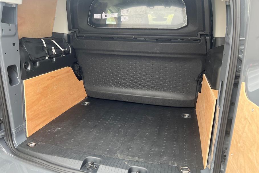 Used FORD TRANSIT CONNECT LO25AWG 4