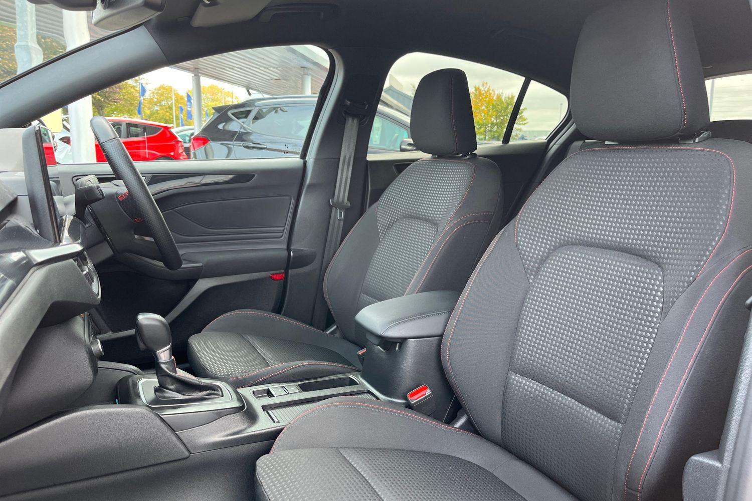 Ford Focus Photo 18
