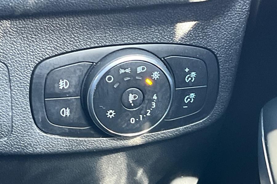 Ford FOCUS Photo autoimg-0fc2fa7c7824e1dfc450c8eb9603a24c720f4891.jpg
