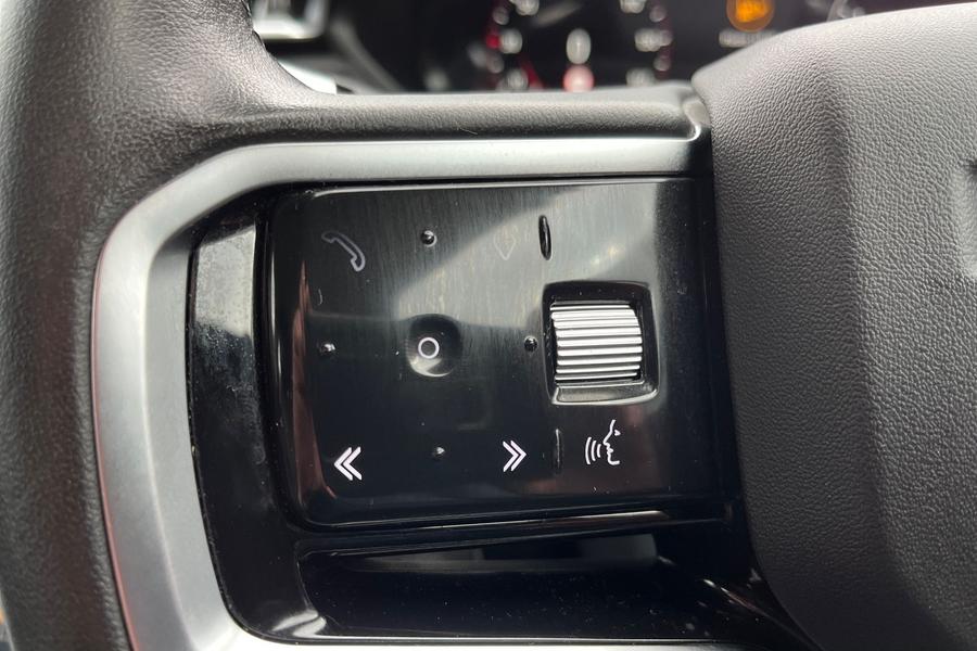 Land Rover RANGE ROVER VELAR Photo autoimg-0fc3ec5a850fce67011979528f4d3fe3e2d30a40.jpg