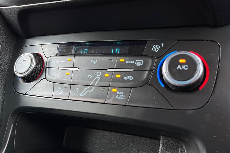 Ford FOCUS Photo autoimg-0fc814bd66ee1b65ce24560691ceefd88fb36f8d.jpg