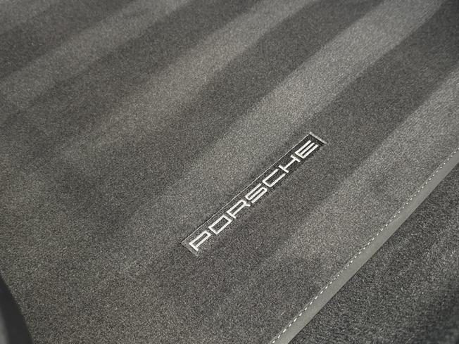 PORSCHE 911 Photo 34