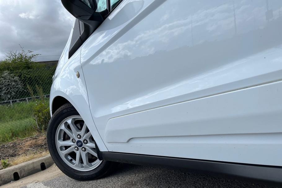 Used FORD TRANSIT CONNECT KV69WTJ 28