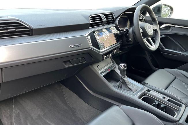 AUDI Q3 Photo 2
