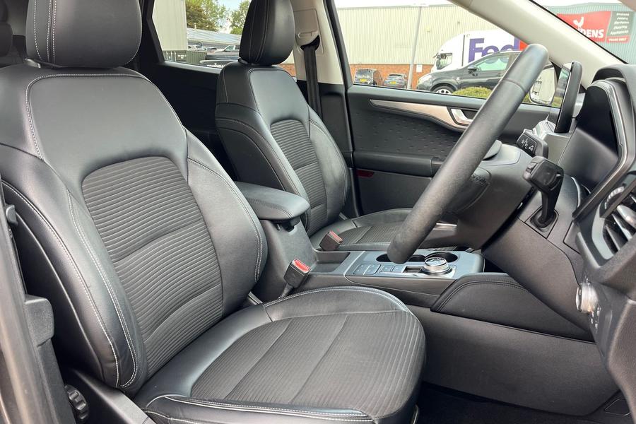 Ford Kuga Photo autoimg-0fcca77088ed99b8394996491378922a25ecb20b.jpg