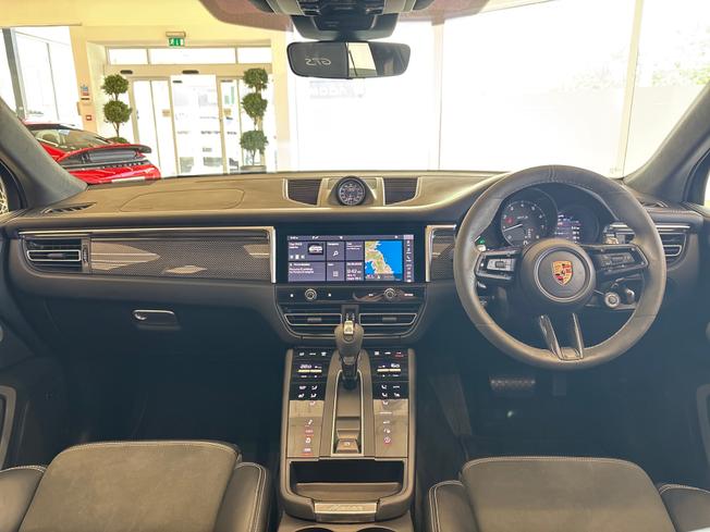 PORSCHE Macan Photo 27