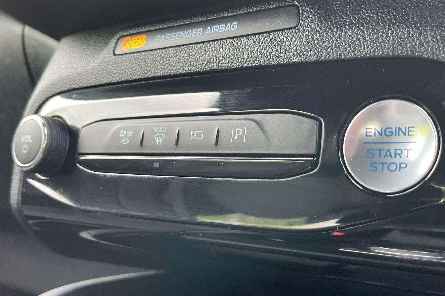 Ford KUGA Photo 24