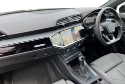 AUDI Q3 Photo 2
