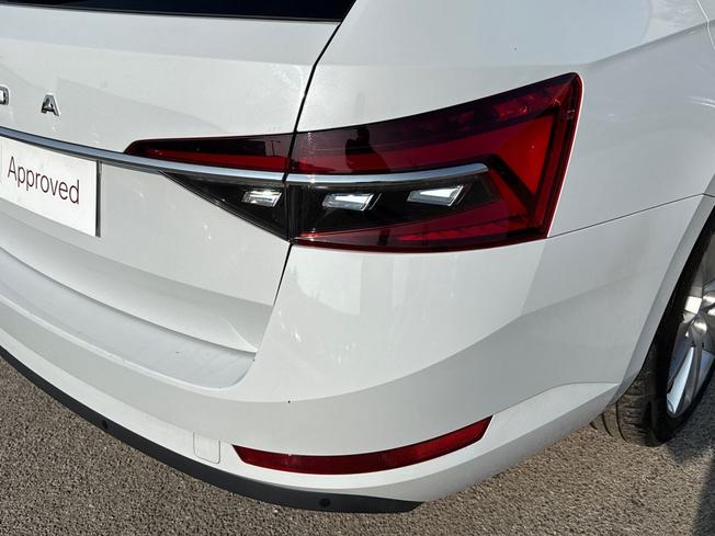 ŠKODA Superb Photo 18