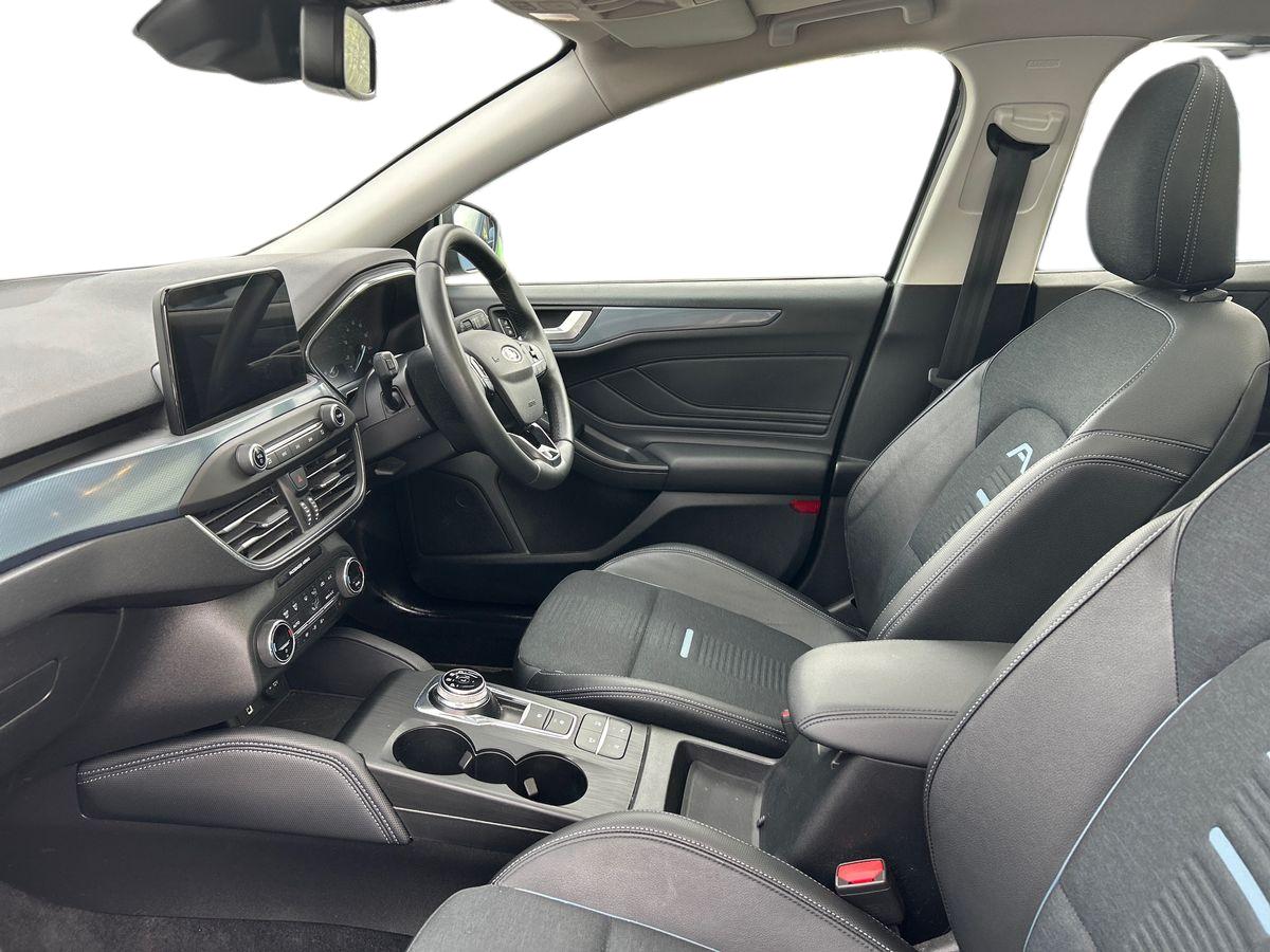 Ford Focus Photo 2