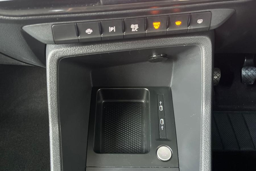 Ford Tourneo Connect Photo autoimg-0fe766b03d1f34fbbd03c757b389d907d217b368.jpg
