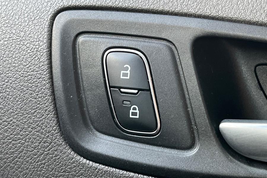Ford Tourneo Connect Photo autoimg-0ff34634a7681b0fc0c40eee77f24b5ff2eae275.jpg