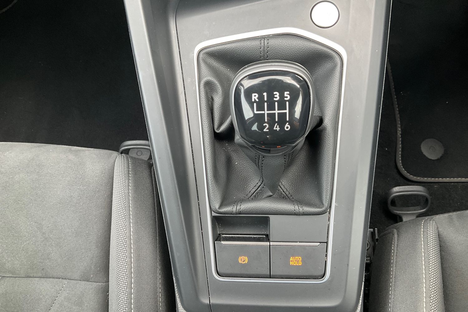 Volkswagen GOLF Photo 30