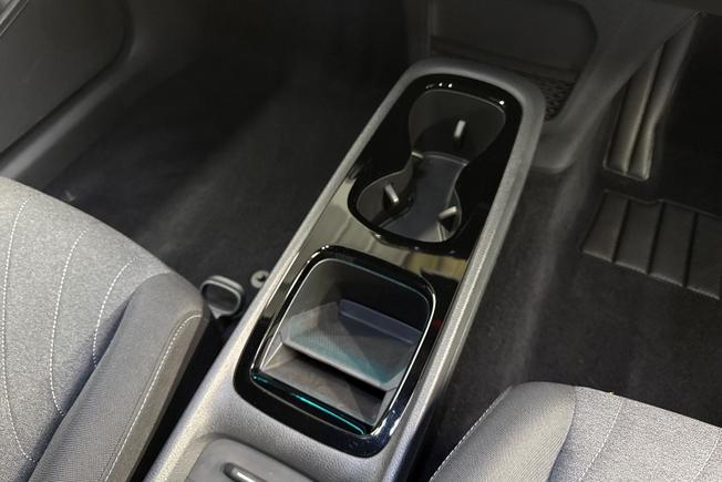 VOLKSWAGEN ID.3 Photo 15