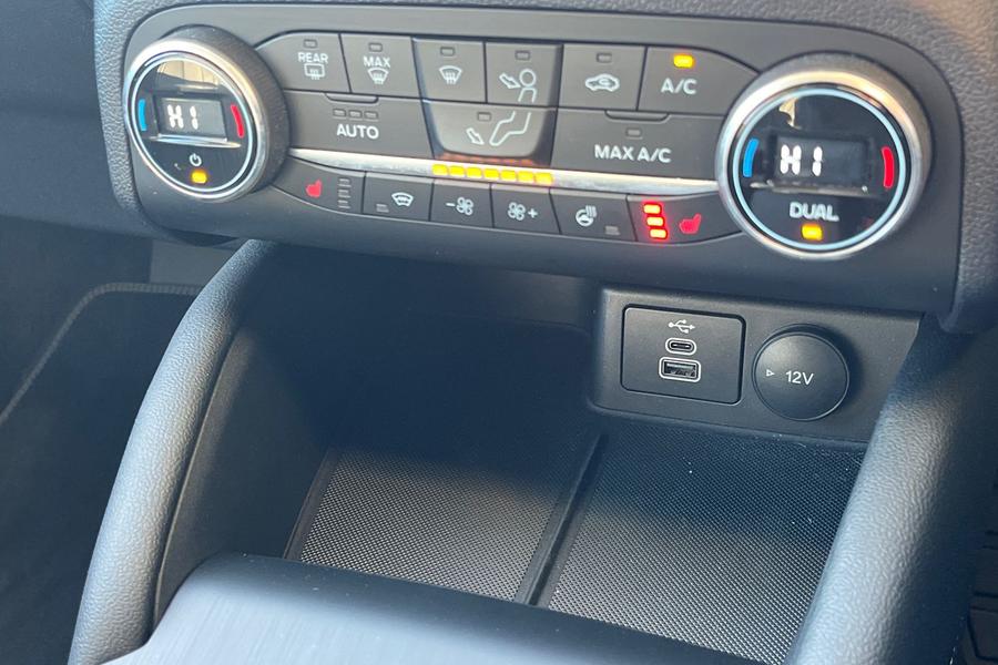 Ford KUGA Photo autoimg-0ff766f5ccb5959da3a6d4bc30d2bc6943900f69.jpg