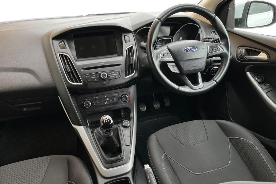 Ford FOCUS Photo autoimg-100010a2c9848f5d675ec99913027993dec5b376.jpg