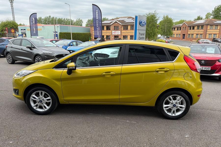 Ford FIESTA Photo autoimg-10005b1030085b44af62930f7230ce3e955a5630.jpg