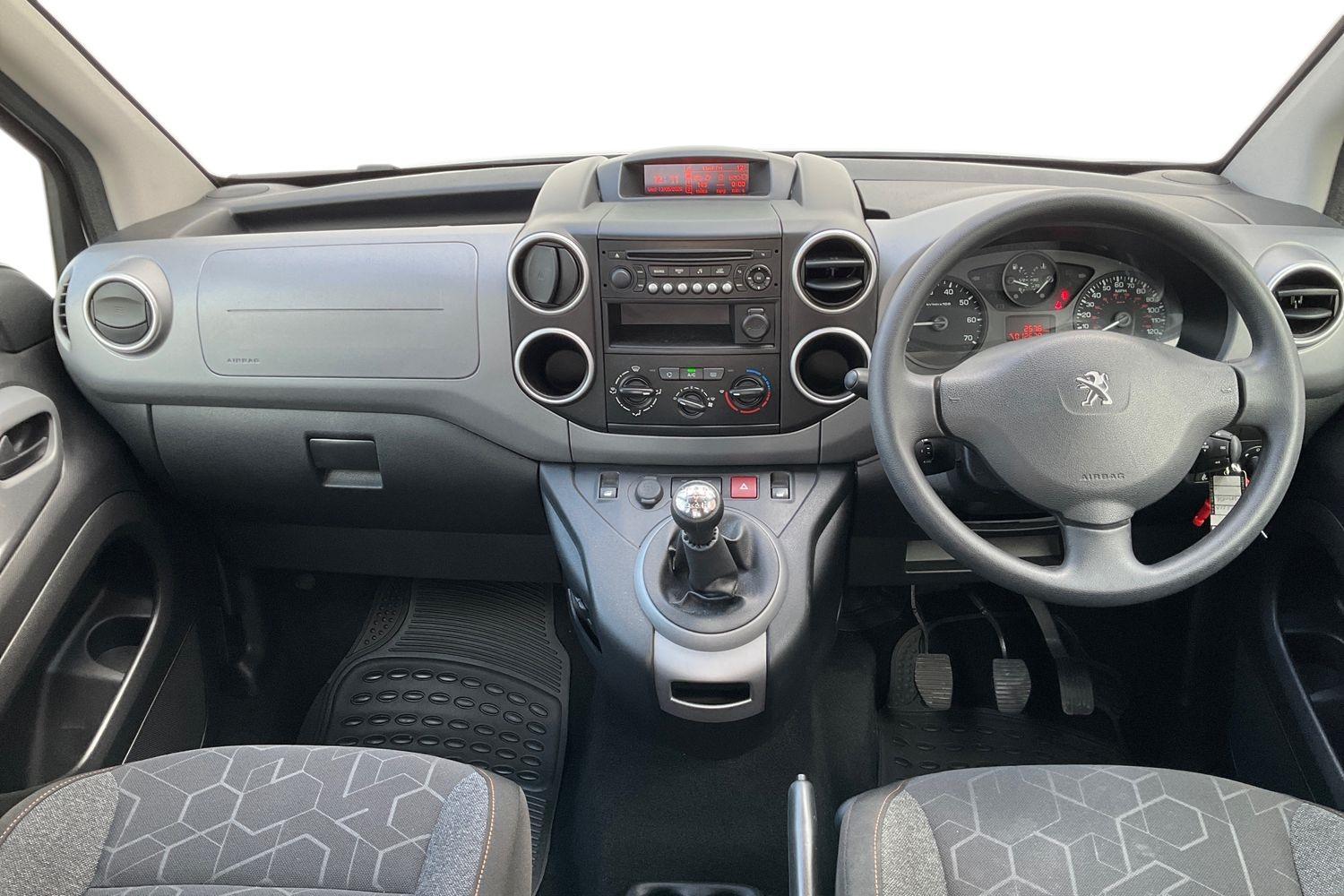 Peugeot Partner Tepee Photo 9