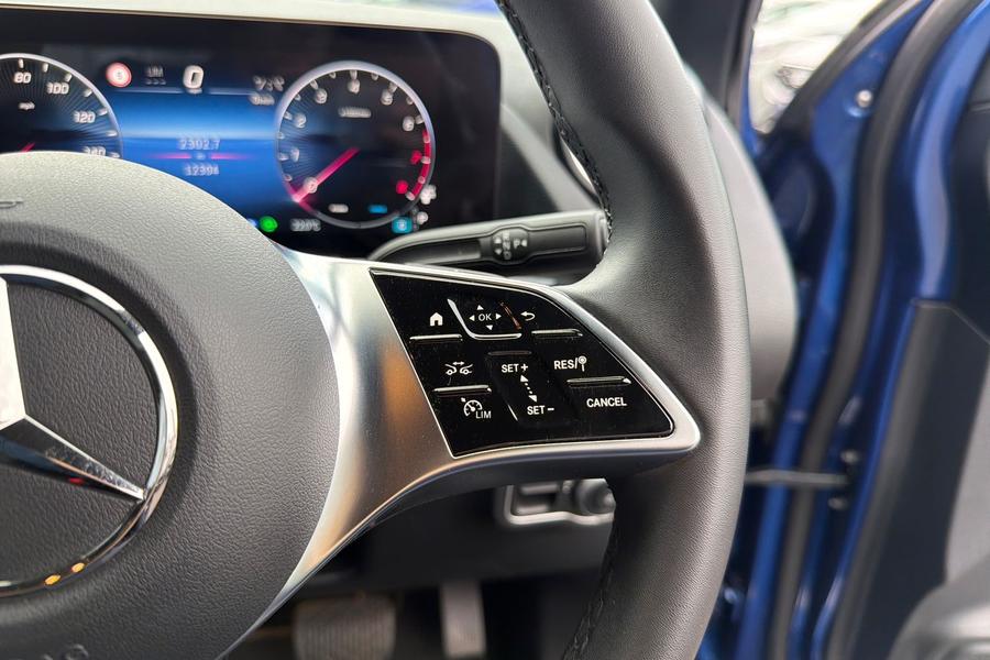 Mercedes-Benz GLA Photo autoimg-100358851f7fd78a44d8851ce2b70761b5f080bb.jpg