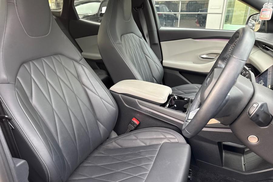 Ford Explorer Photo autoimg-100457853f2aa539bf3ddeb8a3e5746d3f43de78.jpg