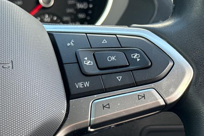 VOLKSWAGEN Tiguan Photo 17